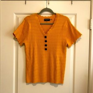 Karl Lagerfeld Short-sleeved sweater in goldenrod size XL